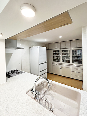 作るのも片付けも♪家族みんなのキッチンスペース　港区K様邸